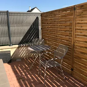https://jolie-maisonnette.hotels-rhonealpes.com